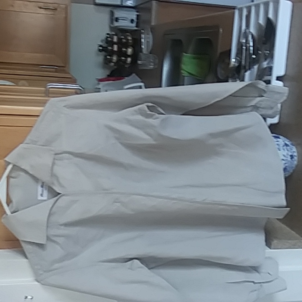Renee Bassetti Woman's linen blouse